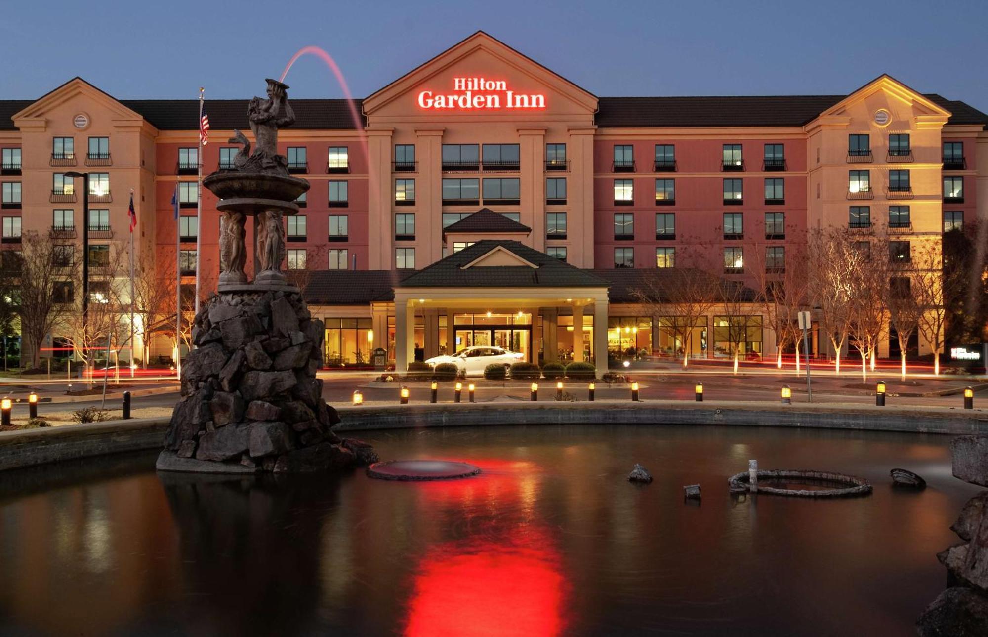 Hilton Garden Inn Atlanta Airport/Millenium Center Exterior photo