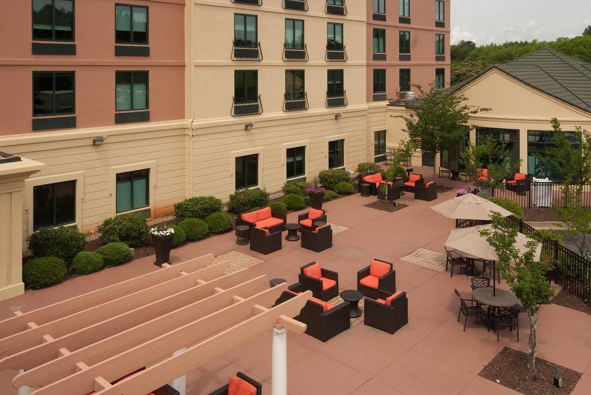 Hilton Garden Inn Atlanta Airport/Millenium Center Exterior photo